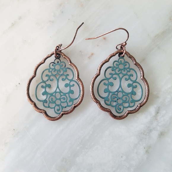 Jewelry - Two Tone Filigree Metal Dangle Earrings